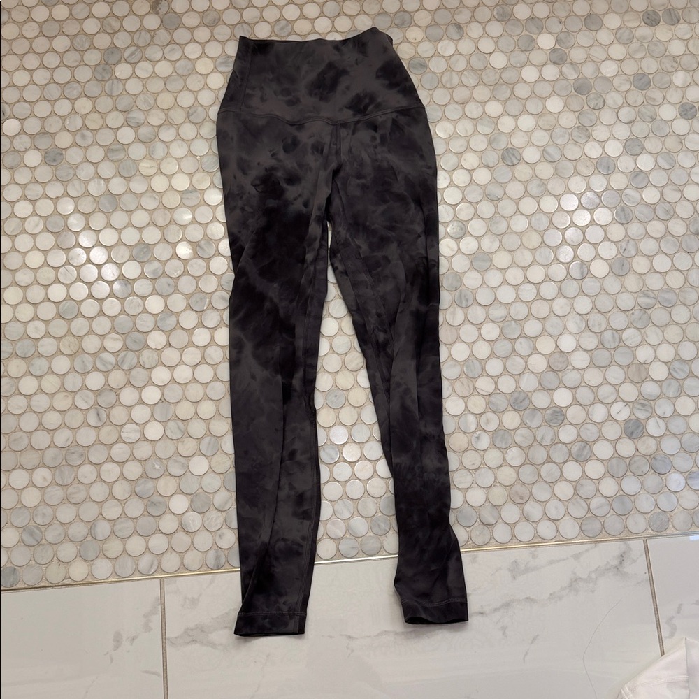 Women’s Black and Gray Tie-Dye Align Leggings